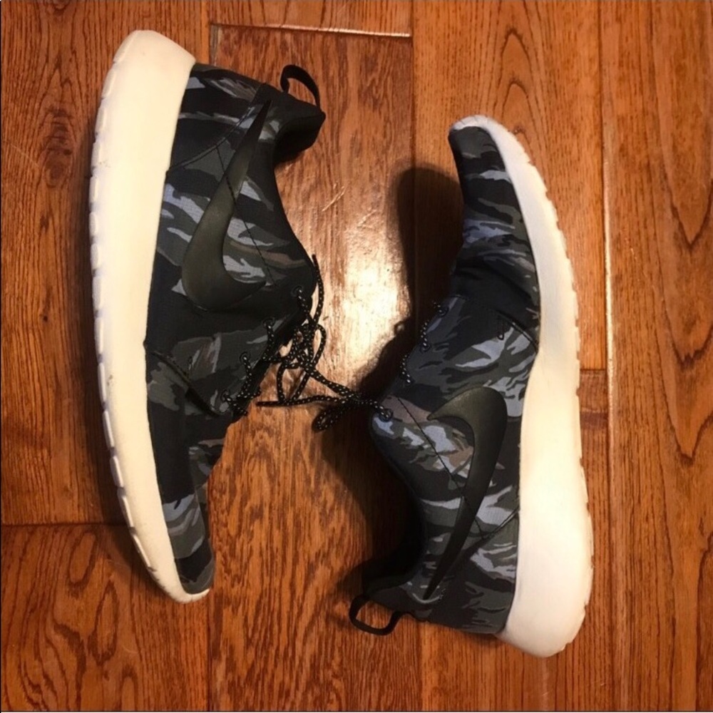 Nike Roshe Camos Size 10